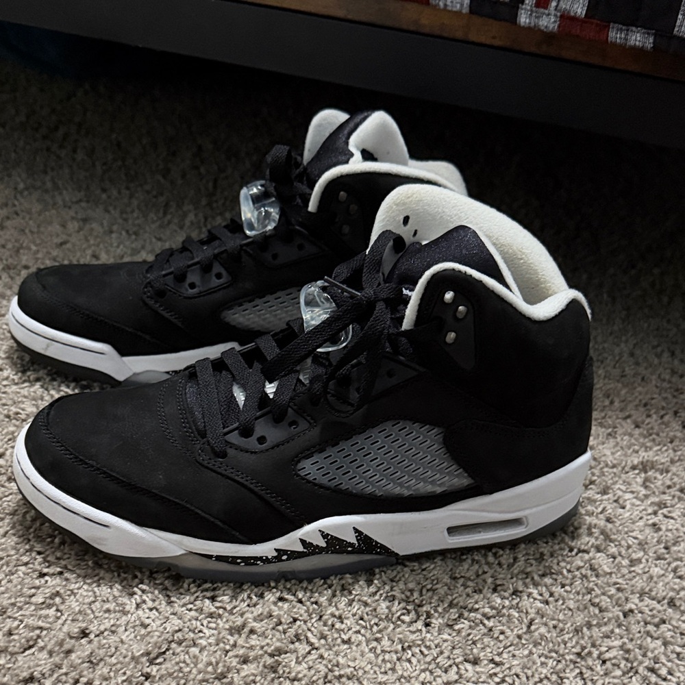 Air Jordan 5 Retro “Oreo” Men’s 9.5 – Box Included
